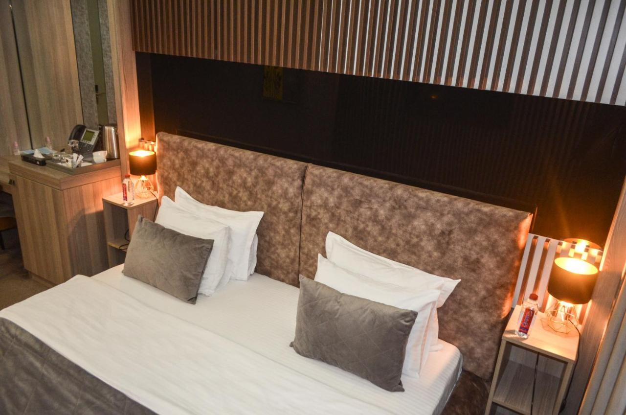 Home Boutique Hostel Baky Esterno foto